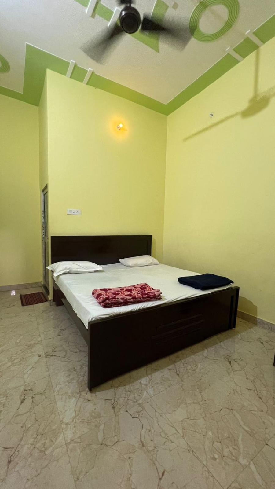 Hotel Vijay Palace Ayodhya Exteriör bild